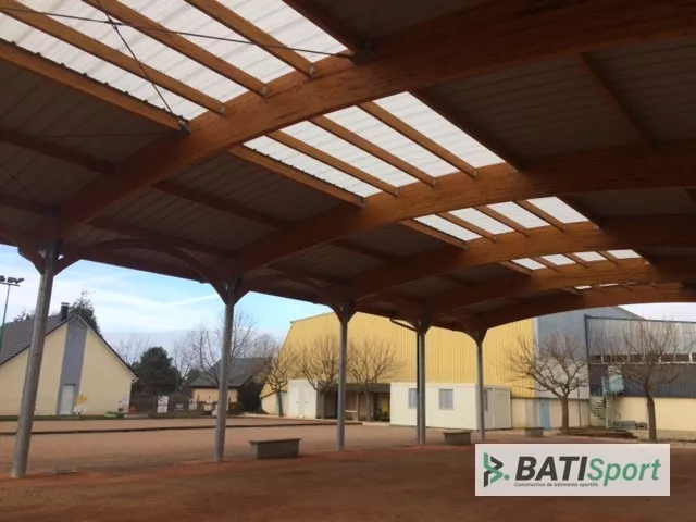 Aire couverte pour petanque wm.