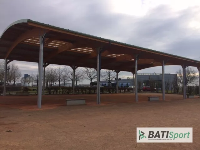 Boulodrome construit par batisport vu de cote wm.