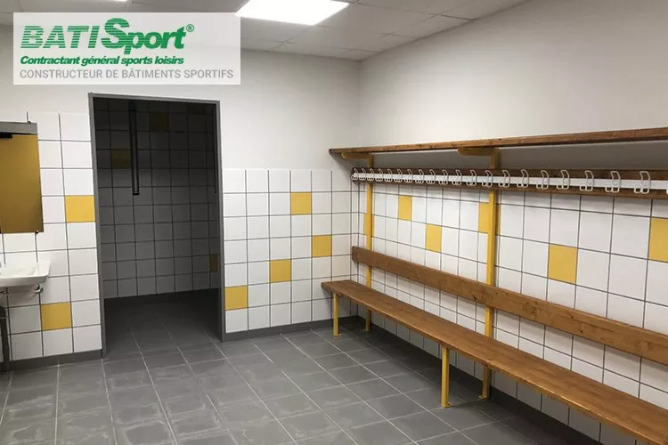 Construction club house vestiaires modulaires marigny batisport.