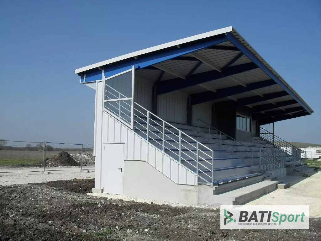 Construction tribune segonzac wm.