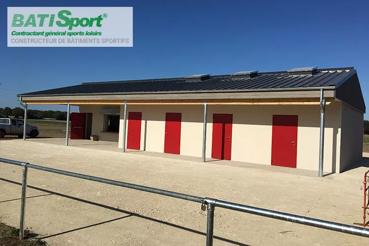 Construction vestiaire foot blanzay batisport.