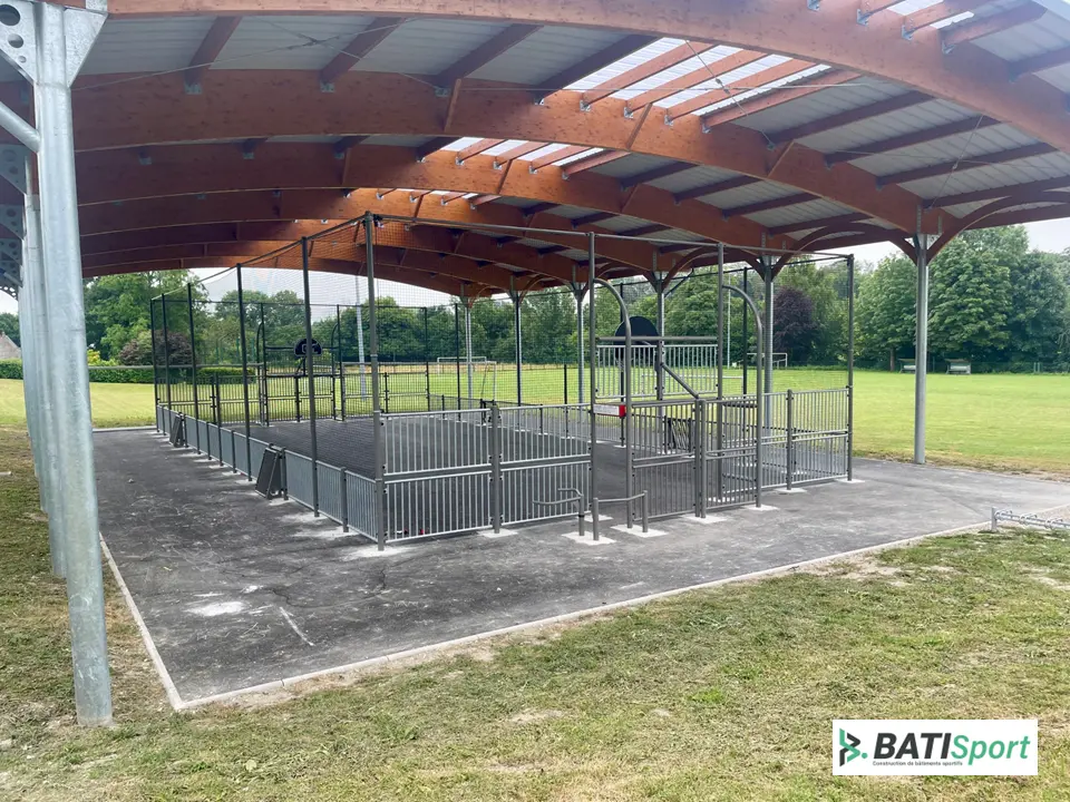 Couverture terrain multisport Saint-Riquier vue rapprochée gauche