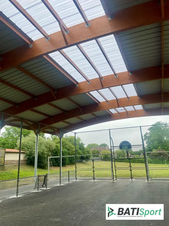 Couverture terrain multisport Saint-Riquier vue intérieure gauche